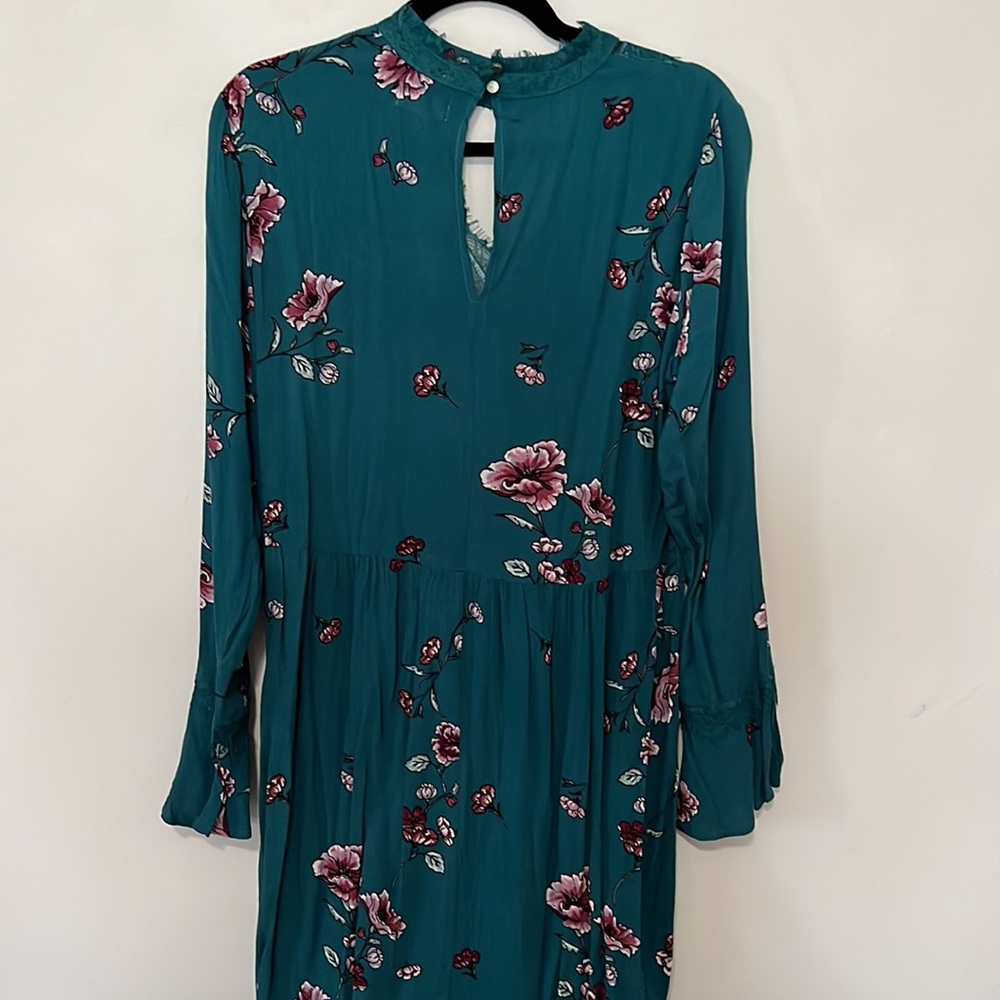 Eyeshadow Boho Dress V Neck Mini to Midi Emerald Green Lace Detail - Picture 2 of 9